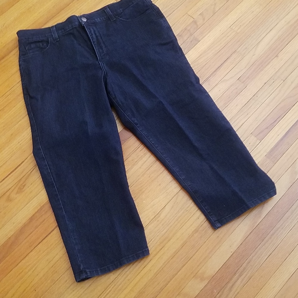 Women's   blue Jean's  capris.                #4